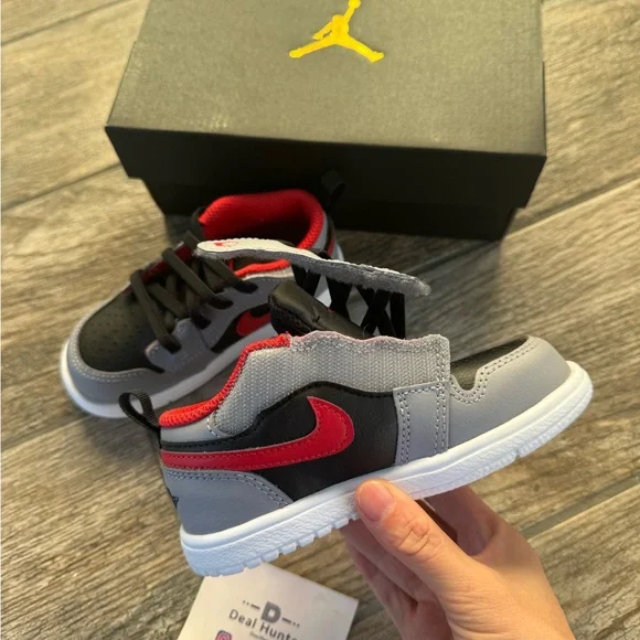 Brand New Air Jordan 1 Low Alt Easy-on Toddler/Baby sneakers - Picture 7 of 11